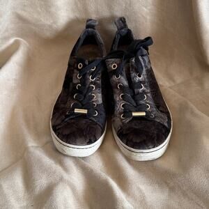 Vionic Orthaheel Women's Earth ZAG Black Velvet Floral Sneakers Shoes Size 8.5B